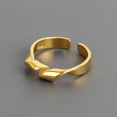 Anillo de oro de 18K de lujo para mujeres